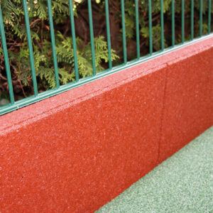 Protection anti-choc pour terrains de hockey