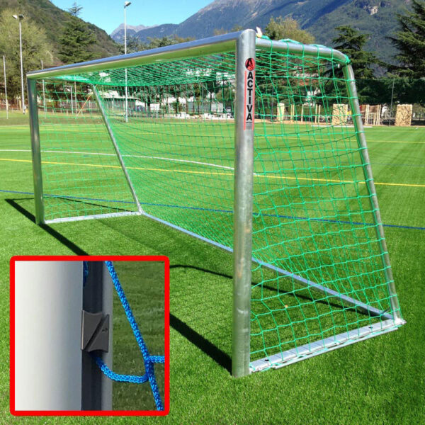 Jugendfussballtor mit Kunststoff Netzhaken auf Rasen